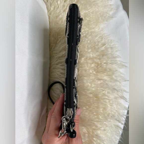 Coach Black Signature Buckle Wristlet - Picture 5 of 6